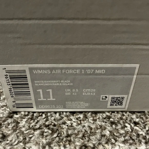 WMNS AIR FORCE 1 07 MID Size 11 - Picture 2 of 6